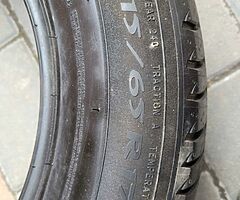 Vând anvelope Noi 215 65 17 Michelin