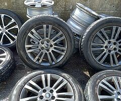 Land rover 19inch genuine alloy wheels with good tyres for sale