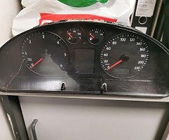 05 VW TRANSPORTER DASHBOARD SPEEDO METER