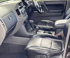 Mitsubishi Pajero 3.2 Warrior New Doe Automatic - Image 4/8