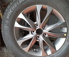 Hyundai ix35 alloy wheel & tyre