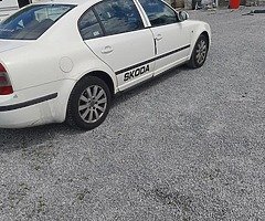 Car - Image 4/5