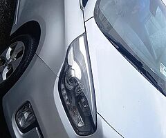 KIA  7 SEATER