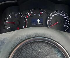 KIA  7 SEATER - Image 3/6