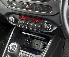 KIA  7 SEATER - Image 4/6