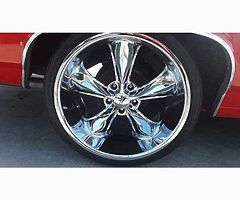 Chip FOOSE RIMS LEGEND 20INCH REARS  AND 18INCH FRONT'S WITH LIKE NEW TIRES GENUINE FOOSE - Image 3/4