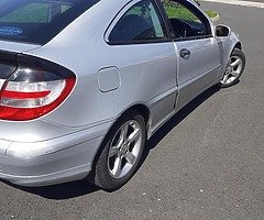 Mercedes Benz - Image 5/10