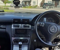 Mercedes Benz - Image 6/10
