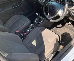 2013 Ford Fiesta - Image 6/10