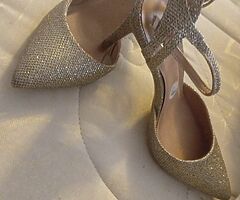 New look gold high heals