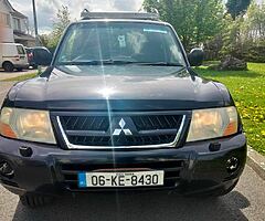 2006 Mitsubishi Pajero lwb commercial Automatic - Image 4/10