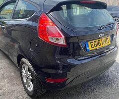 2016 Ford Fiesta - Image 5/10
