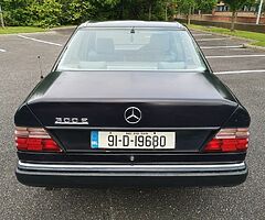 Mercedes w124 
Ex USA embassy car in Ireland - Image 4/10