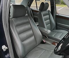 Mercedes w124 
Ex USA embassy car in Ireland - Image 7/10