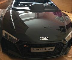 Licensed Black Audi R8 Spyder Battery Ride On Car - Image 9/9