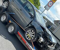 Volkswagen Passat 2011 1.6 diesel for breaking