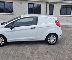 Fiesta Van