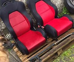 Adjustable bucket seats