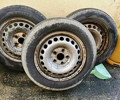 VW TRANSPORTER TYERS WITH ALLOY 205/65R 16C.