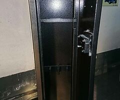 Gun cabinet