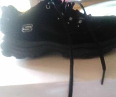 Skechers size 6 never worn 30 euro