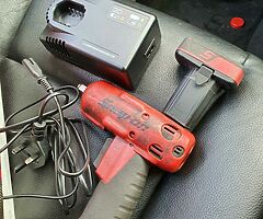 Snap on 3/8 ratchet +2 batteries and brand new charger