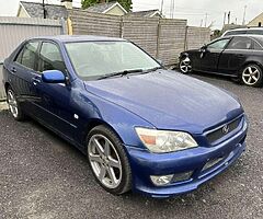 Lexus is200