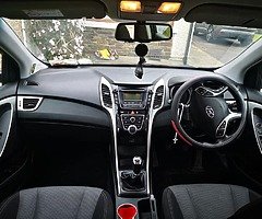 Hyundai i30 1.6 Deluxe Hatchback Diesel Manual (110bhp)(2016) - Image 10/10