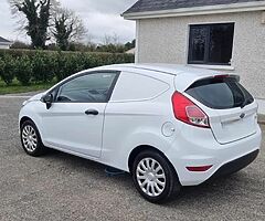 Ford Fiesta Van - Image 4/8