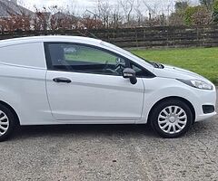 Ford Fiesta Van - Image 8/8