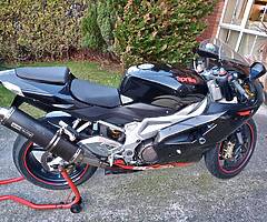 Aprilia RSVR 2005 1000cc V-Twin.