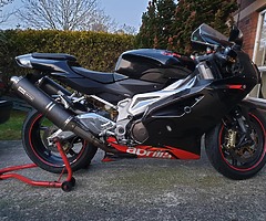 Aprilia RSVR 2005 1000cc V-Twin. - Image 4/10