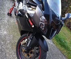 Aprilia RSVR 2005 1000cc V-Twin. - Image 5/10