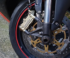 Aprilia RSVR 2005 1000cc V-Twin. - Image 7/10