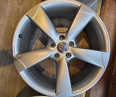 20" Genuine Audi refubished 5x113 8.5j ET45