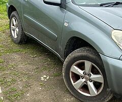 Toyota RAV4 for breaking