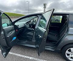 Lovely Peugeot 5008 Diesel 1.6 Hdi, 110Bhp
Nct and tax.
Manual 6+1 speed gearbox. 
MPV 7 Seats. - Image 7/10
