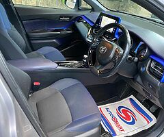 2018 Toyota C-HR - Image 8/10