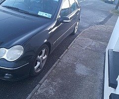 Car .merk 200.automatic tax and tested price 1150 euro