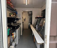 Food container with canopy