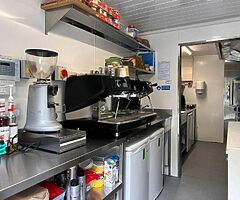 Food container with canopy - Image 3/10