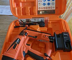 Paslode IM65 Straight Finish Nail Gun