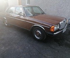 1983 w123 mercedes benz