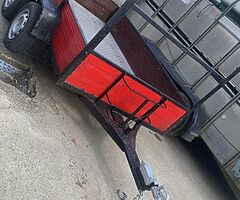 Cattle box and car trailer