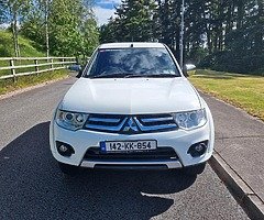 141  mitsubishi L200 crewcab  4x4 test 12-22