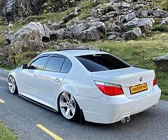 Full msport kit white 
Front bumper 
Back bumper 
Side skirts
Boot spoiler ...