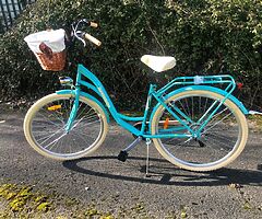 LADIES CITY BIKE + BASKET  