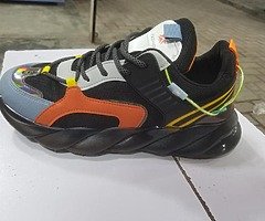 Branded shoes - Image 5/9