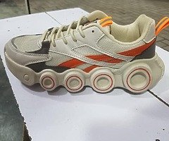 Branded shoes - Image 8/9
