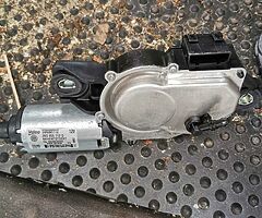 Rear wiper motor